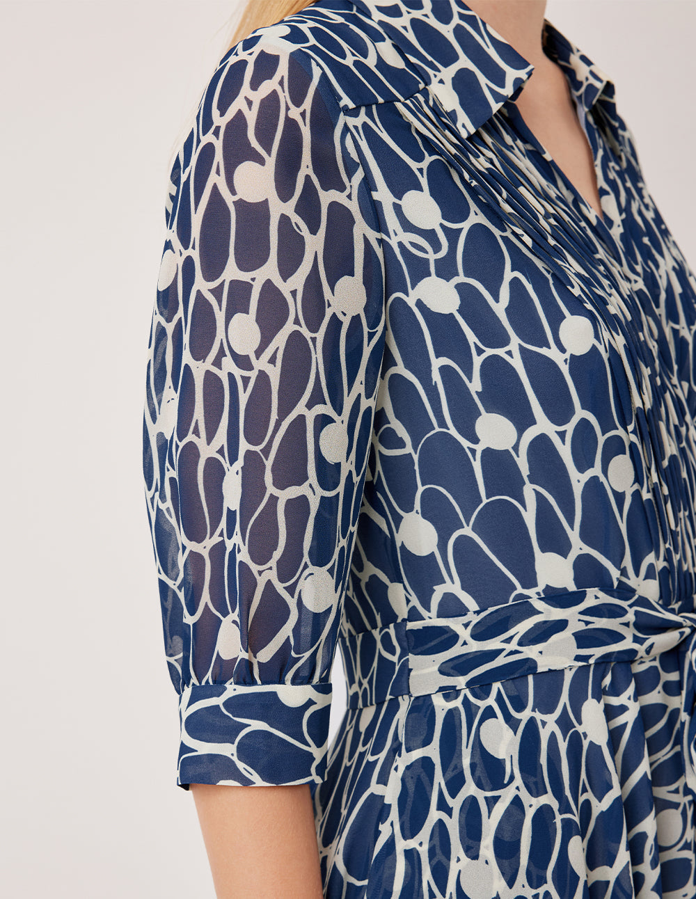 MARYLING V-Neck Puff Sleeve Pin Tuck Glass-Bead Print Shirt Dress